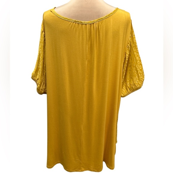 New Lane Bryan Swing Tee 22/24 Yellow Leopard Short Sleeve Tie Keyhole Neck NWT. - Picture 4 of 10